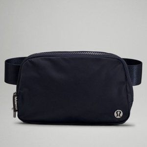 LULULEMON Everywhere Belt Bag True Navy 143483264 Crossbody Fanny pack Classic